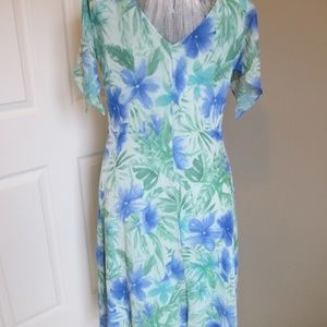 Dressbarn Floral Dress Light   Size 12